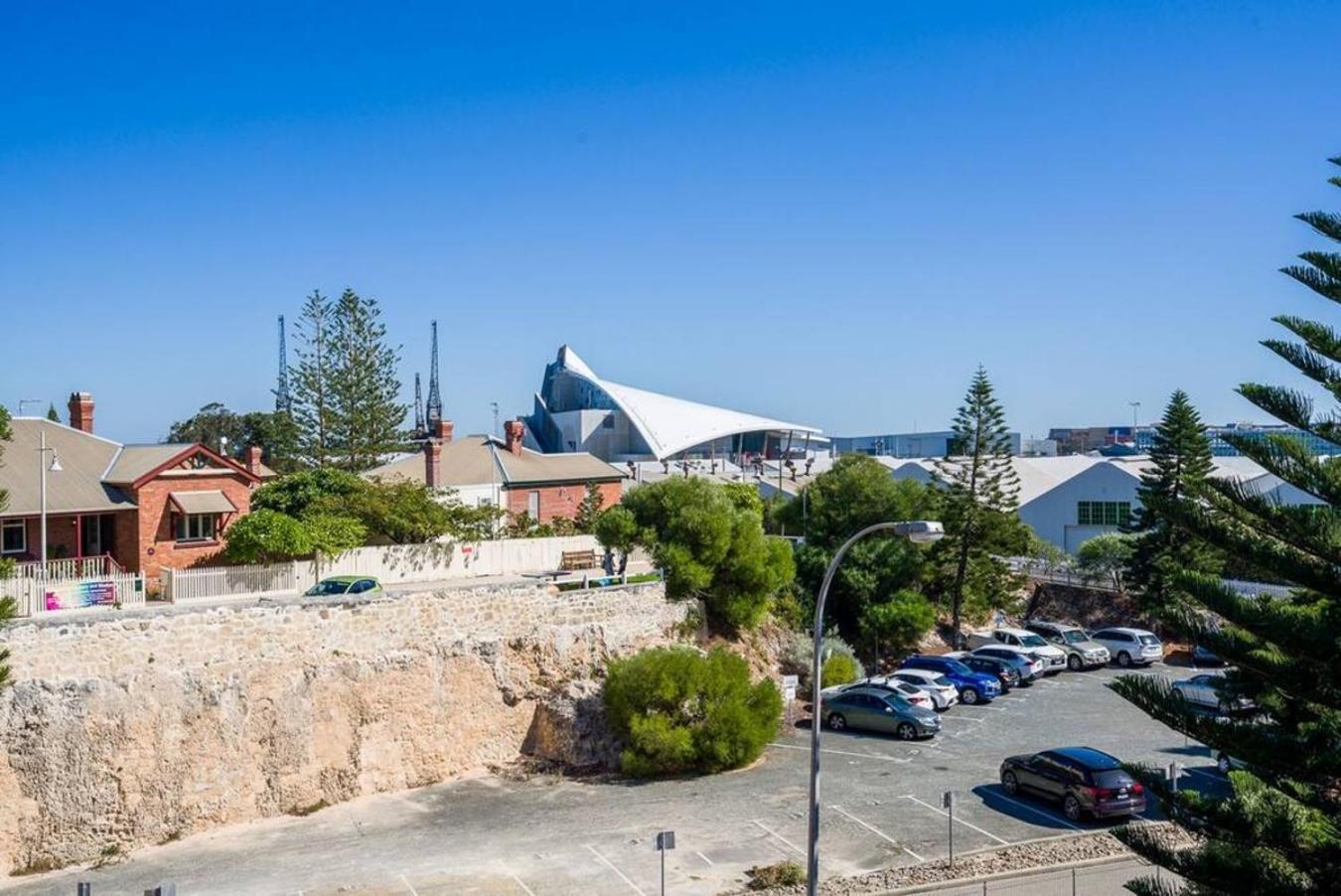 West End Warehouse Historical Opposite Beach Fremantle Exterior photo